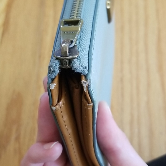 Fossil Zip Clutch Wallet, in teal - Picture 9 of 9